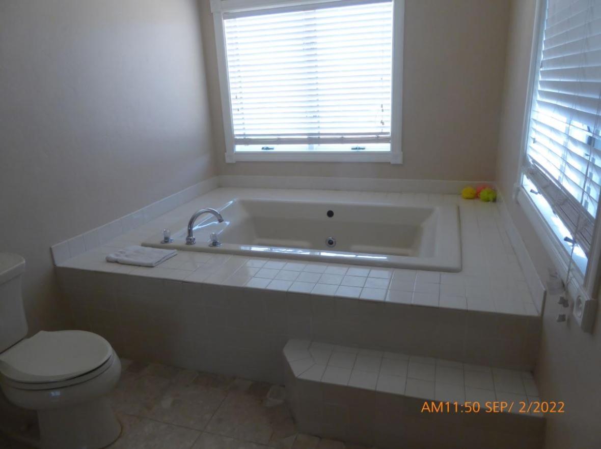 Mansion On The Hill Let 4 Rooms, 5Th Cost Extra Sage Exterior photo